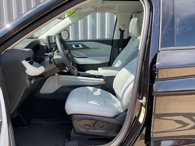 new 2025 Ford Explorer car, priced at $58,978