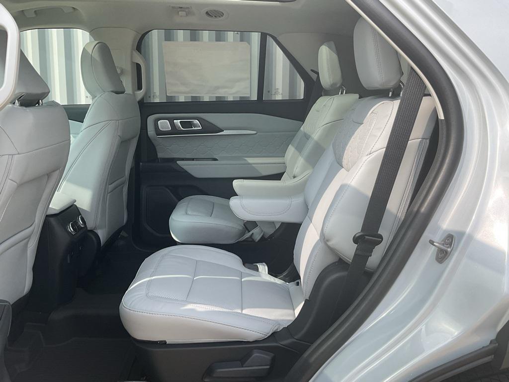 new 2025 Ford Explorer car, priced at $59,378