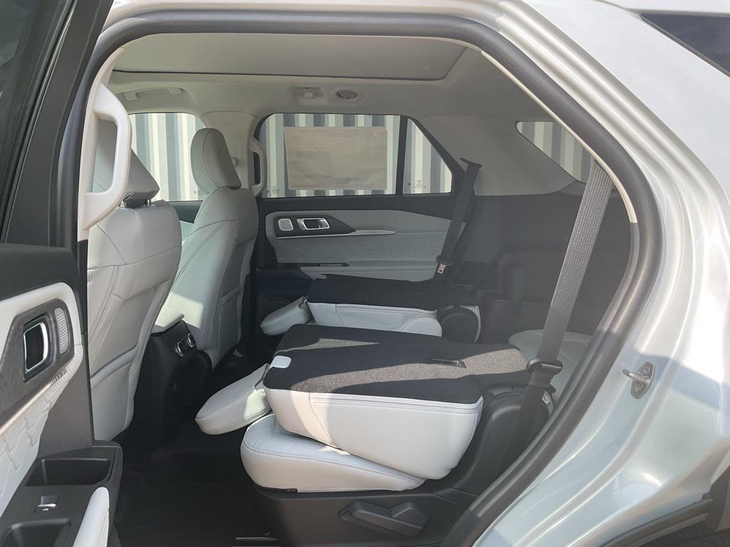 new 2025 Ford Explorer car, priced at $59,378