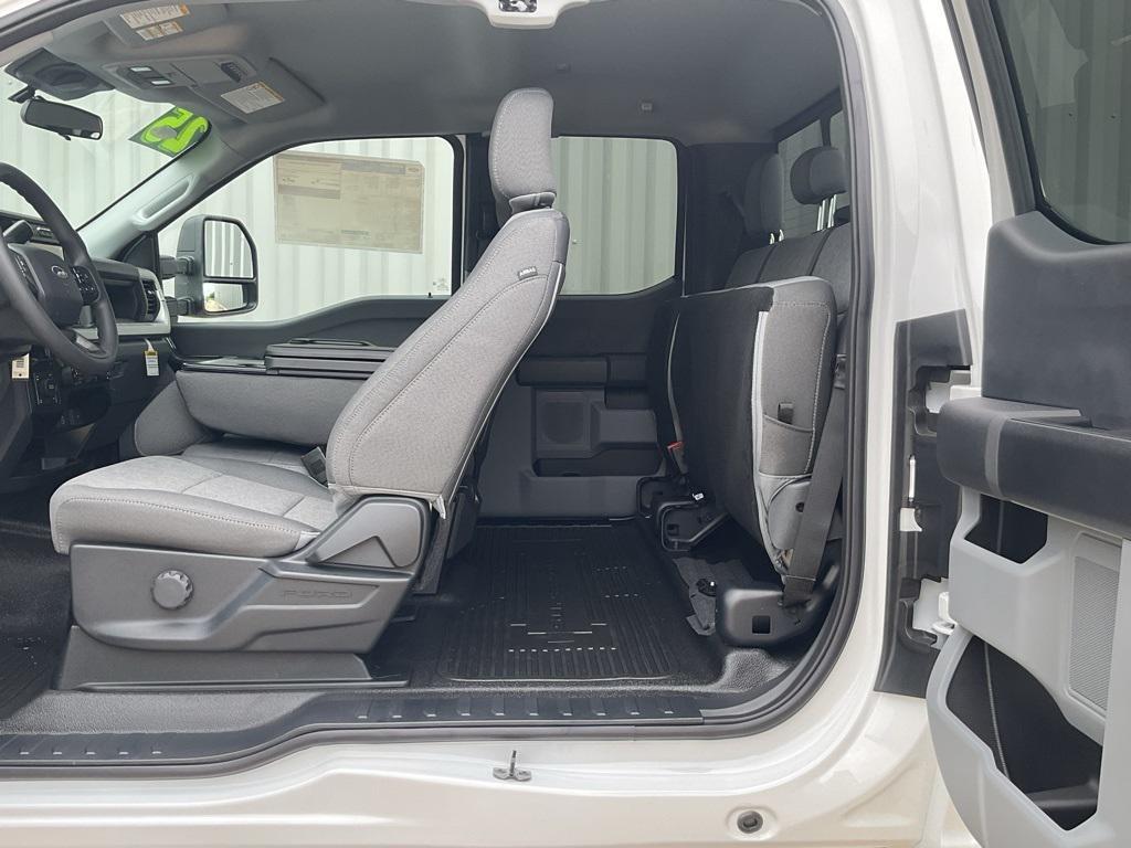 new 2025 Ford F-350 car, priced at $64,944