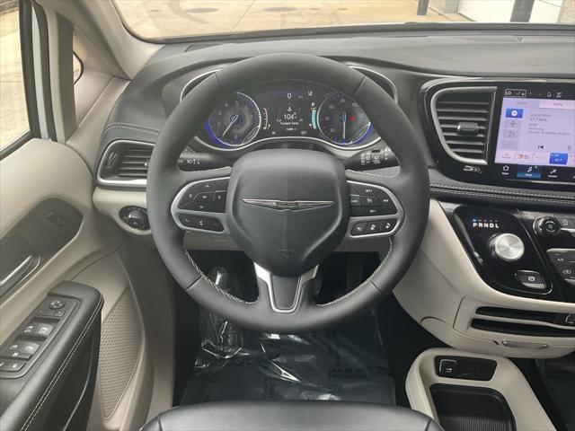 used 2024 Chrysler Pacifica car, priced at $39,999