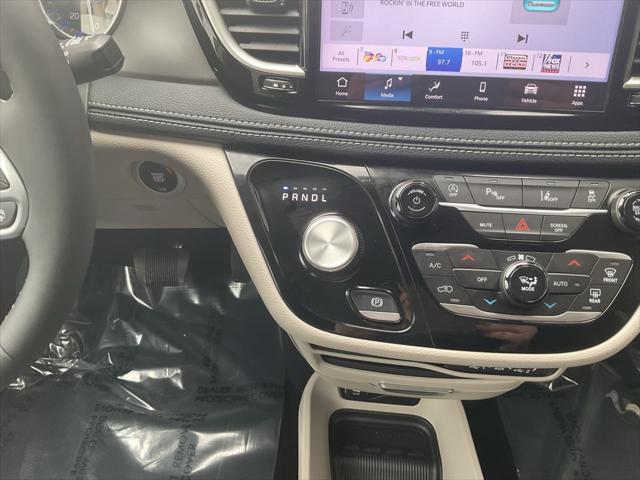 used 2024 Chrysler Pacifica car, priced at $39,999