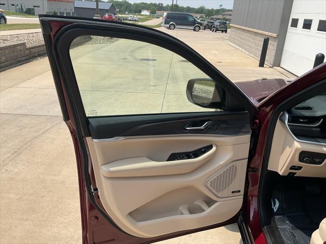 used 2024 Jeep Grand Cherokee car, priced at $39,350