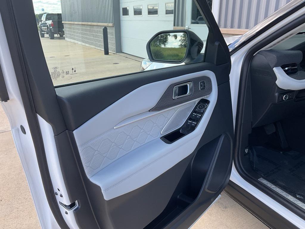 new 2025 Ford Explorer car, priced at $59,518