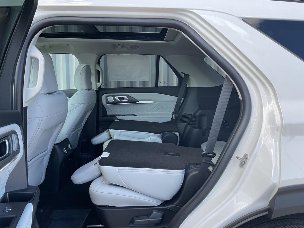 new 2025 Ford Explorer car, priced at $59,518