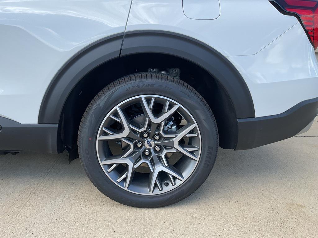 new 2025 Ford Explorer car, priced at $59,518