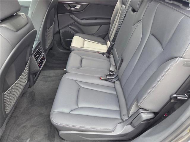 new 2025 Audi Q7 car, priced at $71,570