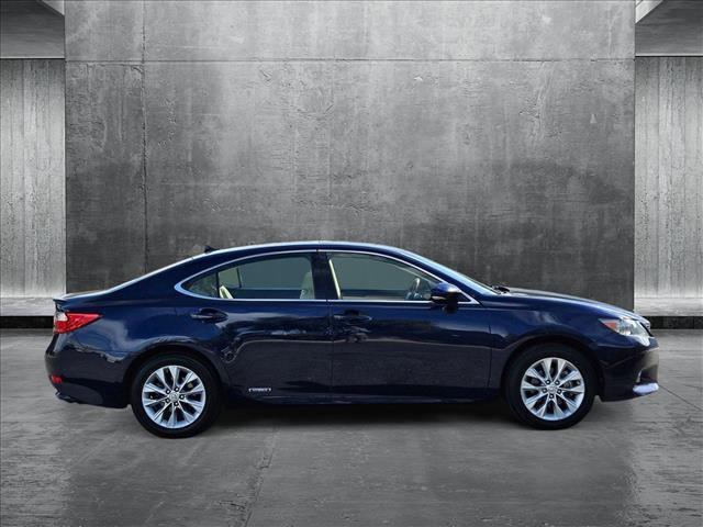 used 2014 Lexus ES 300h car, priced at $17,998