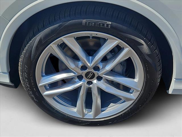 new 2025 Audi Q7 car, priced at $70,800