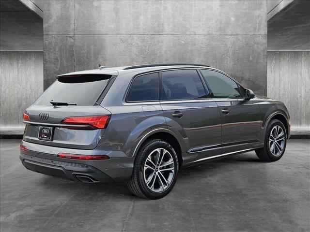 new 2025 Audi Q7 car, priced at $70,085