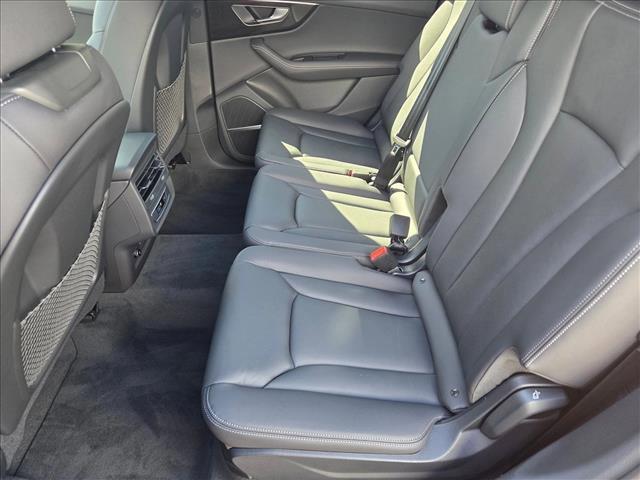 new 2025 Audi Q7 car, priced at $69,570