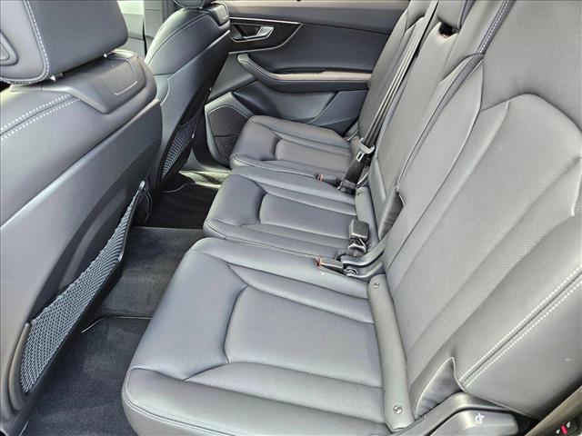 new 2025 Audi Q7 car, priced at $78,760