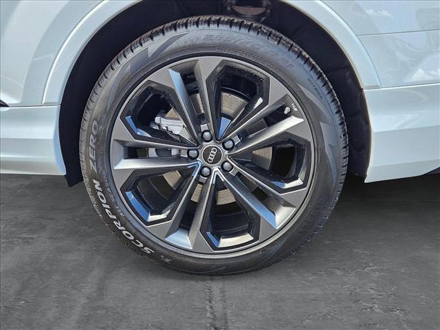 new 2025 Audi Q7 car, priced at $78,760