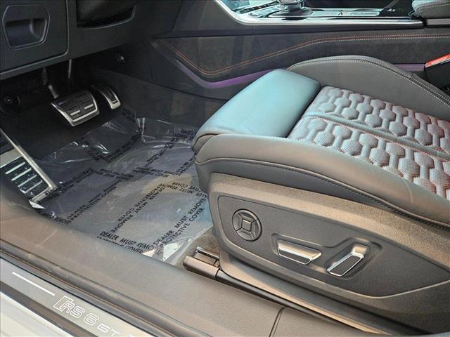 new 2025 Audi RS 6 Avant car