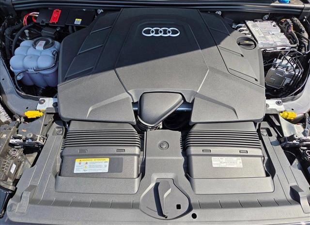 new 2025 Audi Q7 car, priced at $72,685