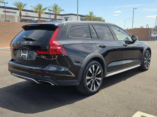 used 2020 Volvo V60 Cross Country car, priced at $26,999