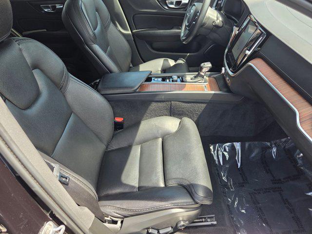 used 2020 Volvo V60 Cross Country car, priced at $26,999