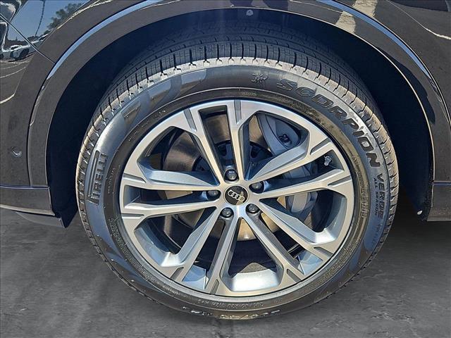 new 2025 Audi Q7 car, priced at $69,170