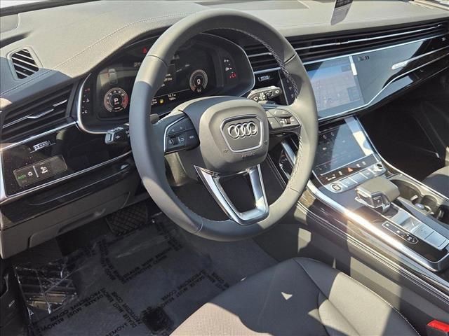 new 2025 Audi Q7 car, priced at $71,570