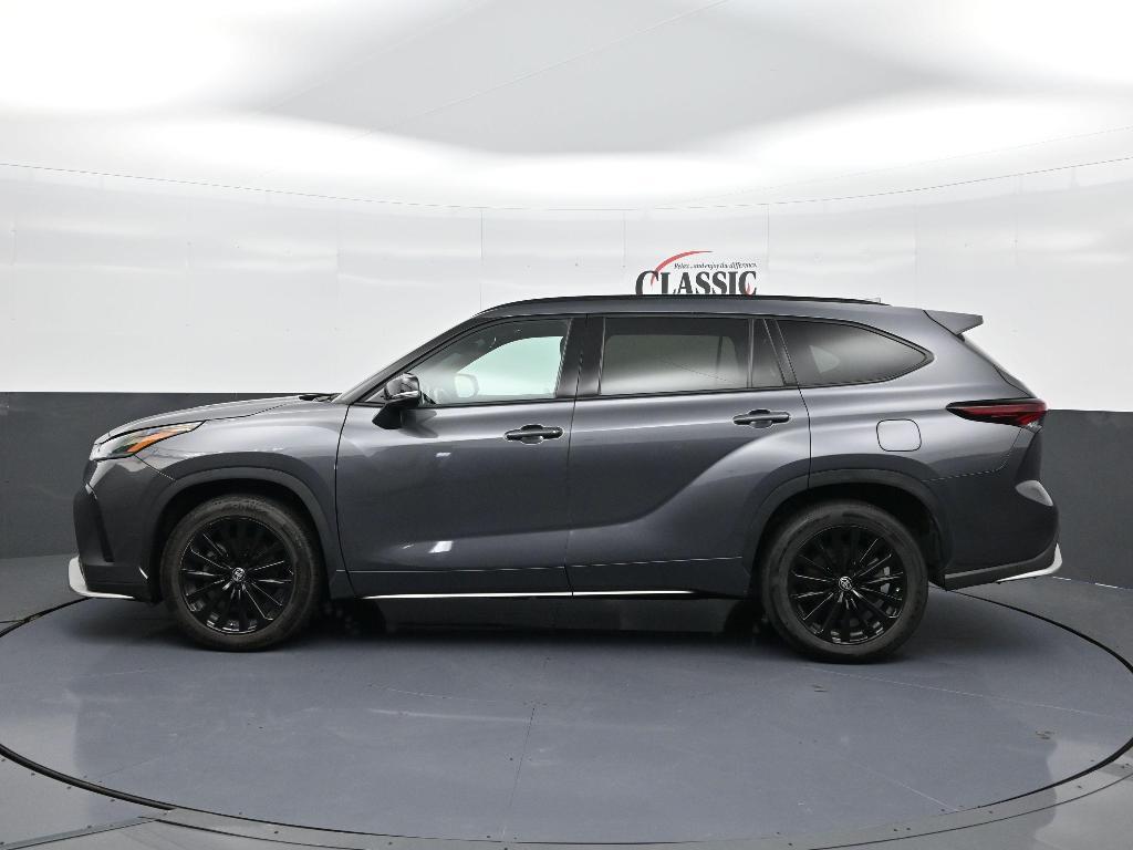 used 2024 Toyota Highlander car, priced at $48,321