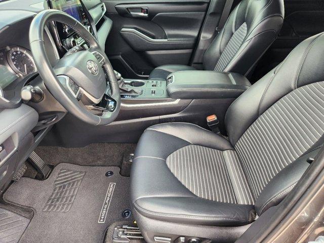 used 2023 Toyota Highlander car, priced at $36,897