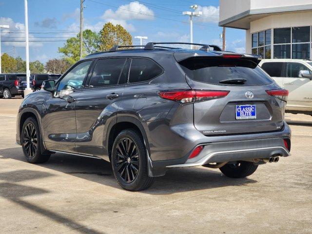 used 2023 Toyota Highlander car, priced at $36,897