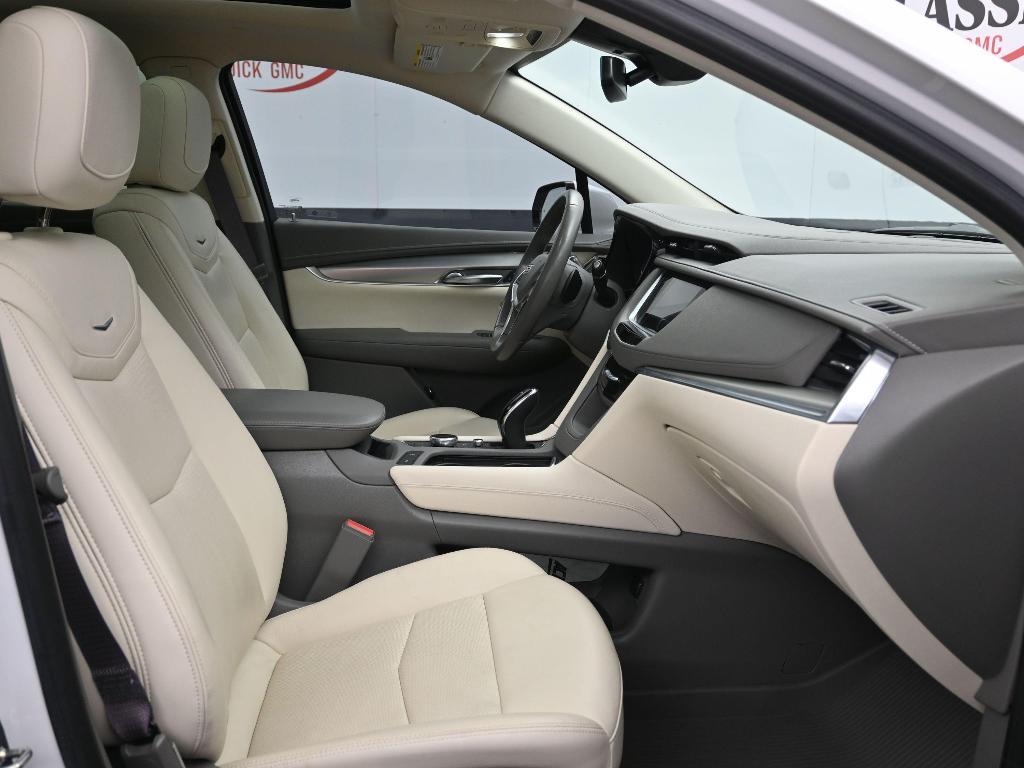 used 2021 Cadillac XT5 car, priced at $28,498