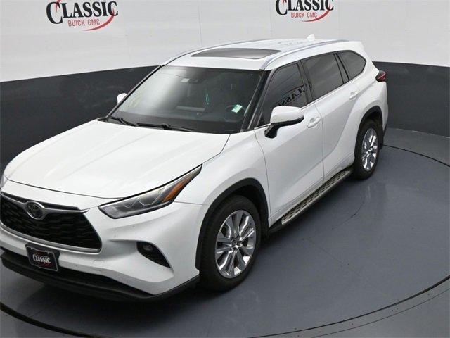 used 2022 Toyota Highlander car, priced at $33,888
