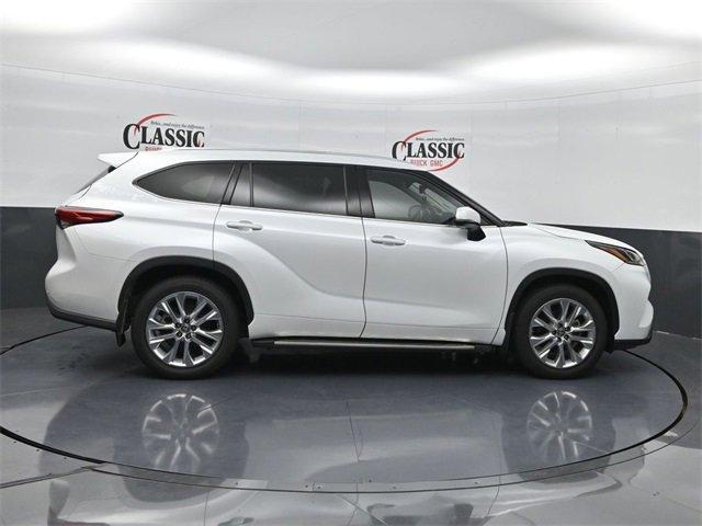 used 2022 Toyota Highlander car, priced at $33,888
