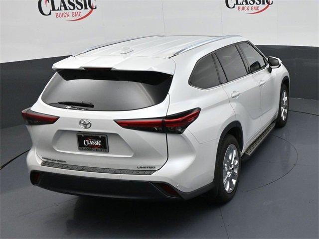 used 2022 Toyota Highlander car, priced at $33,888