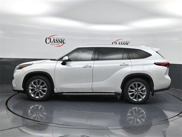used 2022 Toyota Highlander car, priced at $33,888