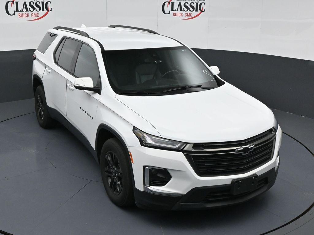 used 2022 Chevrolet Traverse car, priced at $31,898