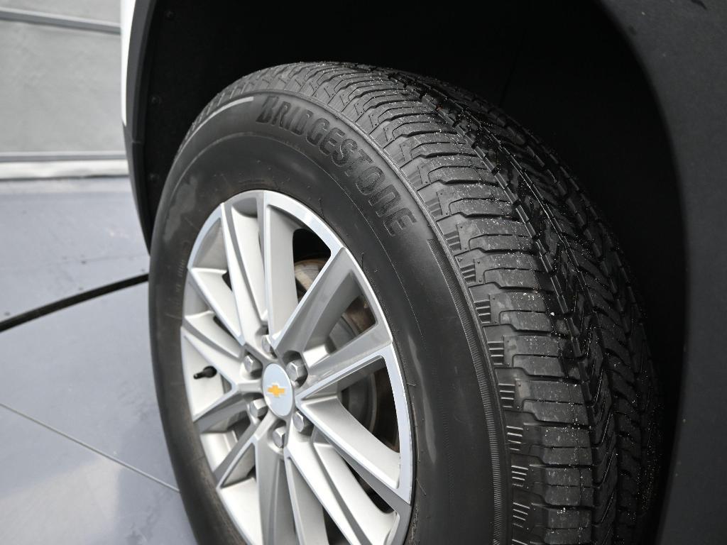 used 2023 Chevrolet Traverse car, priced at $33,130
