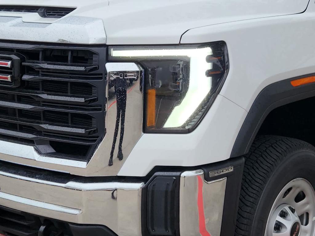 new 2024 GMC Sierra 3500 car, priced at $64,018