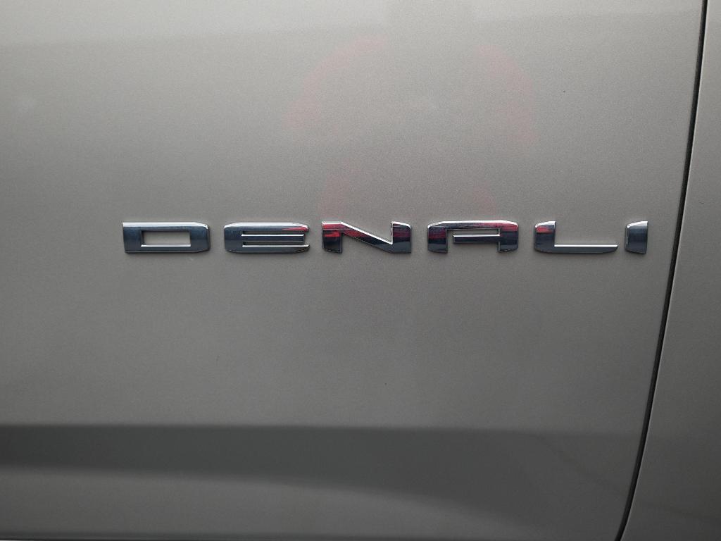 used 2021 GMC Yukon car, priced at $45,998