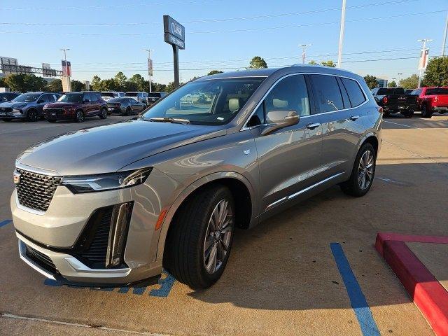 used 2025 Cadillac XT6 car, priced at $45,588