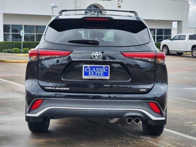 used 2023 Toyota Highlander car, priced at $38,299