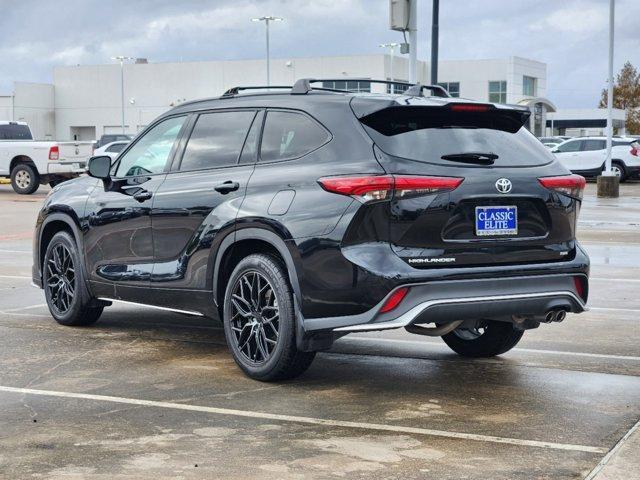 used 2023 Toyota Highlander car, priced at $38,299