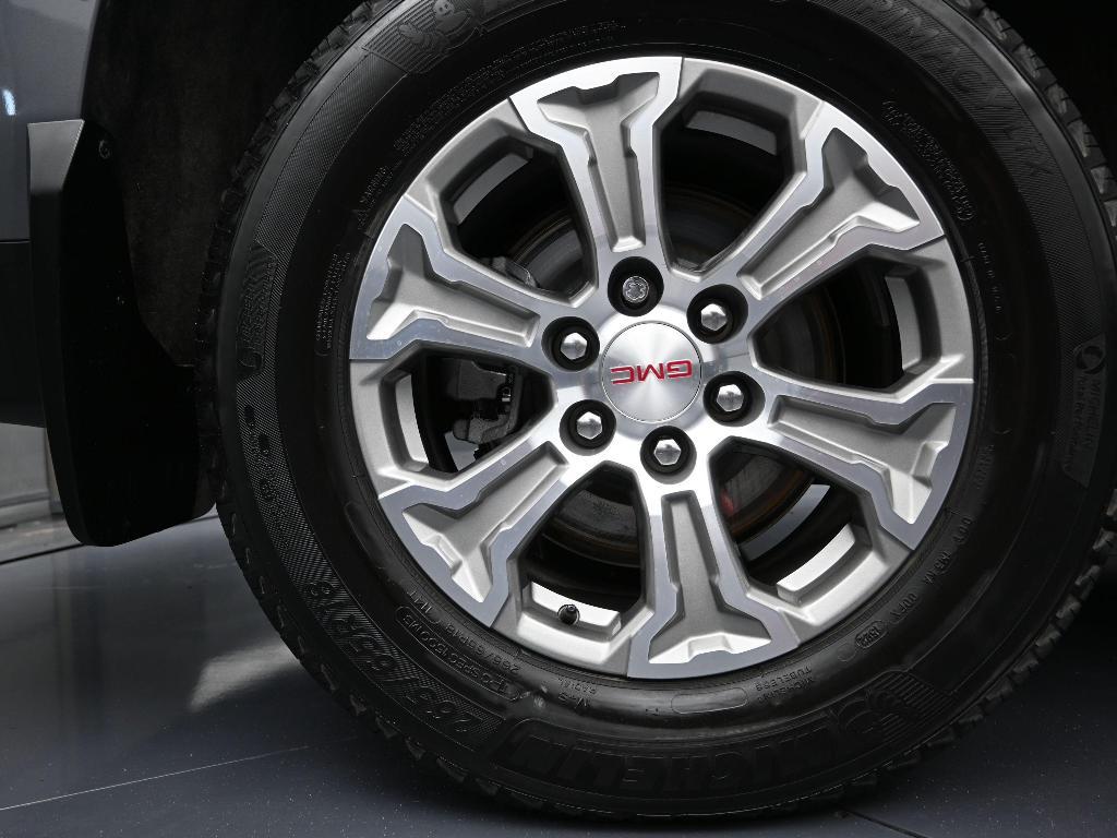 used 2022 GMC Yukon car, priced at $45,971