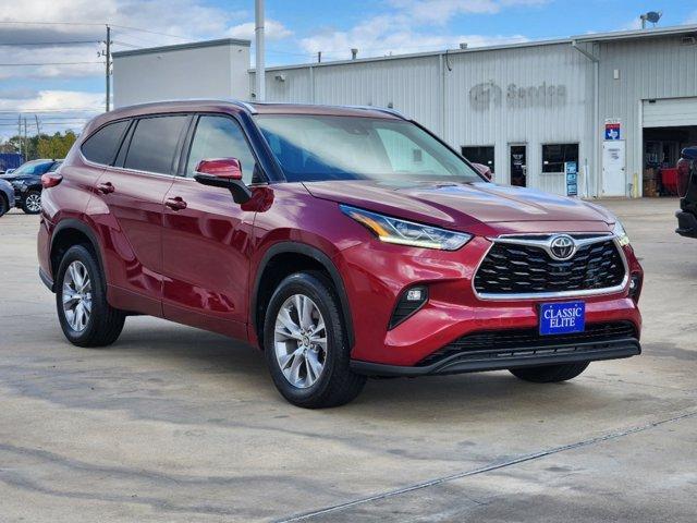 used 2020 Toyota Highlander car, priced at $31,997