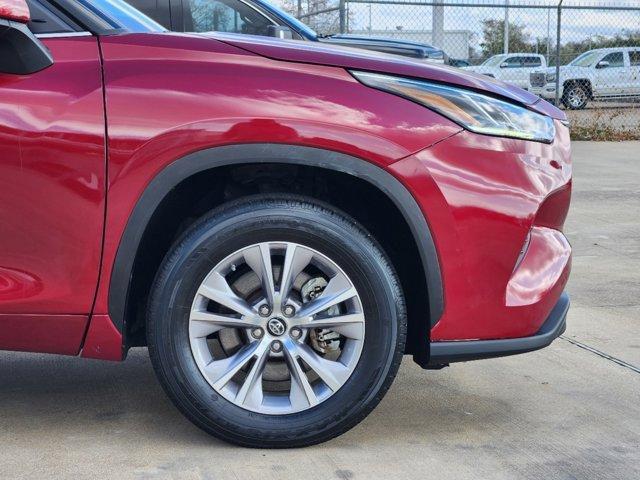 used 2020 Toyota Highlander car, priced at $31,997