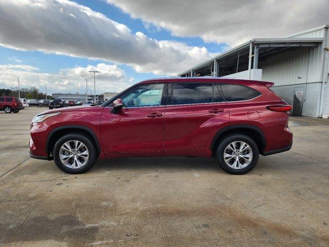 used 2020 Toyota Highlander car, priced at $31,997