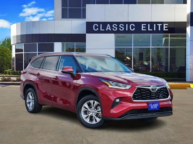 used 2020 Toyota Highlander car, priced at $31,847