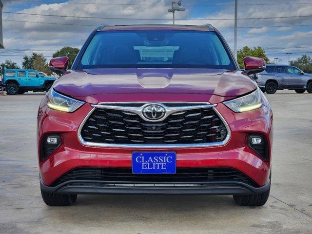 used 2020 Toyota Highlander car, priced at $31,997