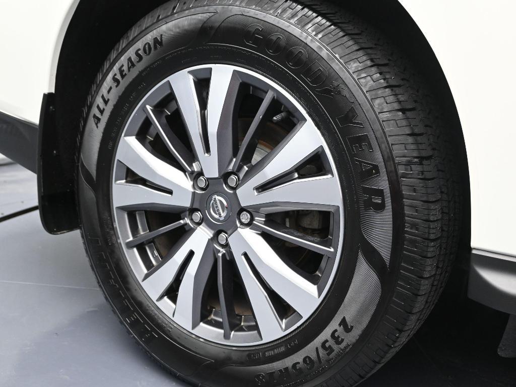 used 2020 Nissan Pathfinder car, priced at $14,298