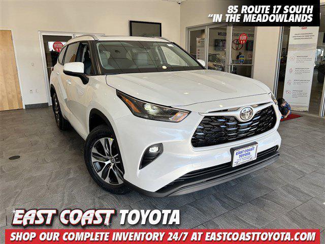 new 2024 Toyota Highlander car, priced at $47,188