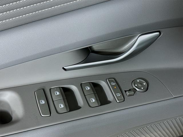 new 2025 Hyundai Elantra car, priced at $23,429