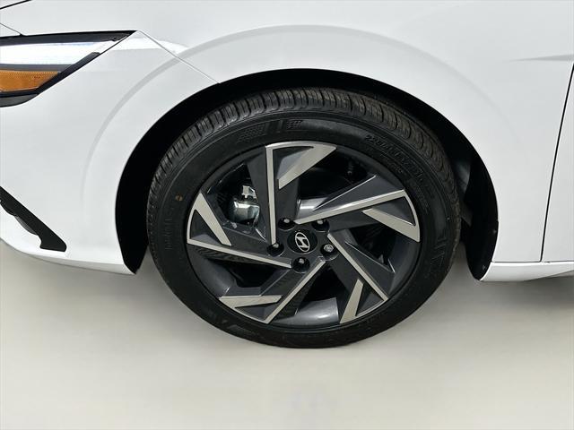 new 2025 Hyundai Elantra car, priced at $23,429