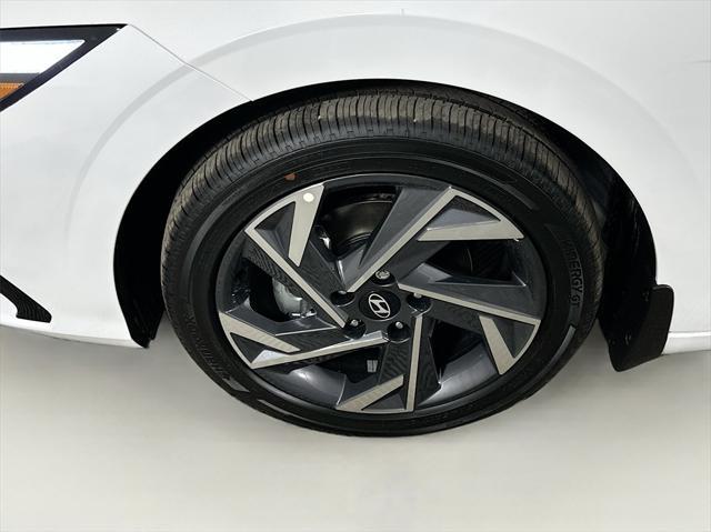 new 2025 Hyundai Elantra car, priced at $26,009