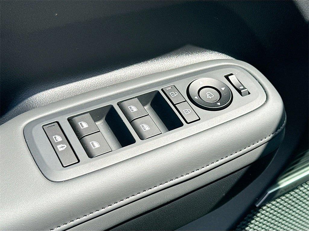 new 2025 Hyundai Santa Fe car, priced at $40,539